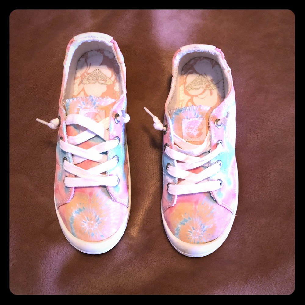 Beautiful Vintage tie dye Roxy sneakers! Size7